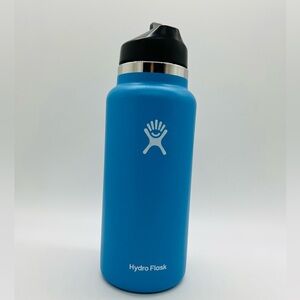 Hydro Flask Ocean Blue 32 Ounce Bottle with Black Lid